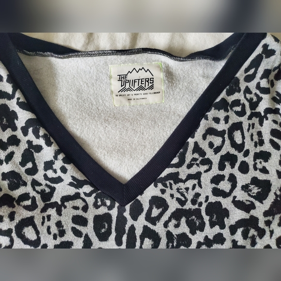 Leopard print sweater w/ pockets - Picture 2 of 3